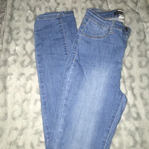 Fashion nova || skinny jeans